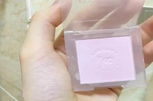 腮紫和腮紅的區(qū)別 腮紫是什么 腮紫和腮紅的區(qū)別 腮紫是什么