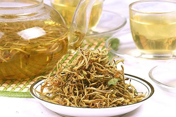 金銀花泡水哪些人不能喝 金銀花泡水是苦的嗎 金銀花泡水哪些人不能喝 金銀花泡水是苦的嗎