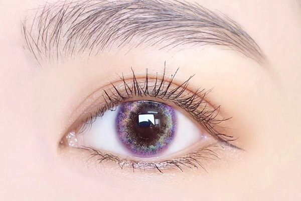 美瞳能用眼藥水泡嗎 美瞳可不可以用礦泉水泡 美瞳能用眼藥水泡嗎 美瞳可不可以用礦泉水泡