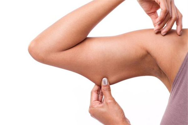 拜拜肉可以抽脂嗎 拜拜肉抽脂危險(xiǎn)嗎 拜拜肉可以抽脂嗎 拜拜肉抽脂危險(xiǎn)嗎