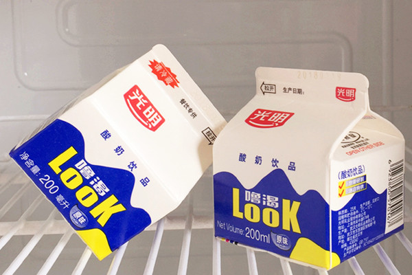 光明嚕渴酸奶可以加熱喝嗎 光明?？仕崮虝?huì)不會(huì)發(fā)胖