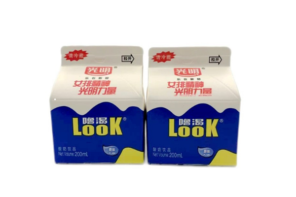 光明嚕渴酸奶小孩能喝嗎 光明?？仕崮淘袐D可以喝嗎