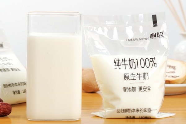 純牛奶可以空腹喝嗎 純牛奶什么時間點喝好 純牛奶可以空腹喝嗎 純牛奶什么時間點喝好