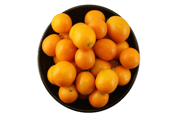 金桔是哪個(gè)季節(jié)的水果 金桔是涼性還是熱性 金桔是哪個(gè)季節(jié)的水果 金桔是涼性還是熱性