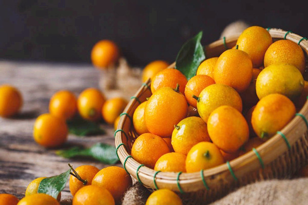 金桔有青色的嗎 青金桔和金桔的區(qū)別 金桔有青色的嗎 青金桔和金桔的區(qū)別