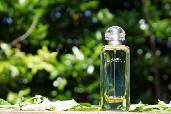 香水會不會過敏 香水需要搖晃再噴嗎 香水會不會過敏 香水需要搖晃再噴嗎