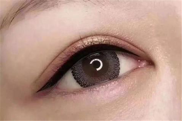 美瞳線會(huì)暈染嗎 美瞳線暈染了怎么處理 美瞳線會(huì)暈染嗎 美瞳線暈染了怎么處理