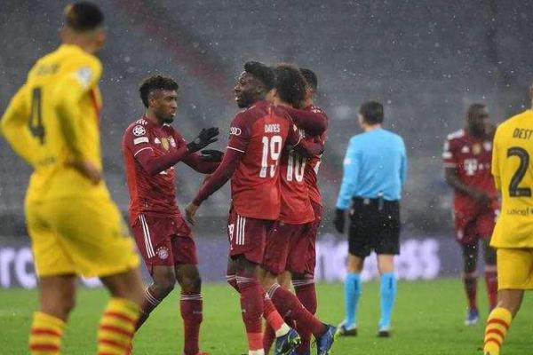 歐冠小組賽踢幾輪 巴薩0-3拜仁歐冠小組出局 歐冠小組賽踢幾輪 巴薩0-3拜仁歐冠小組出局