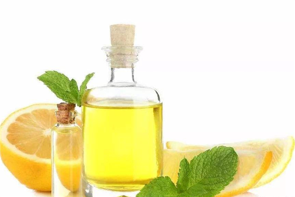 單方精油可以滴在護(hù)膚品直接用嗎 單方精油可以加在爽膚水里邊嗎