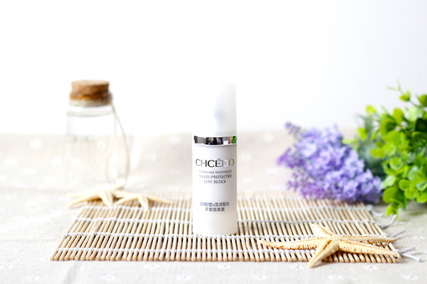 隔離霜對皮膚有沒有傷害 隔離霜不卸妝會堵塞毛孔嗎 隔離霜對皮膚有沒有傷害 隔離霜不卸妝會堵塞毛孔嗎