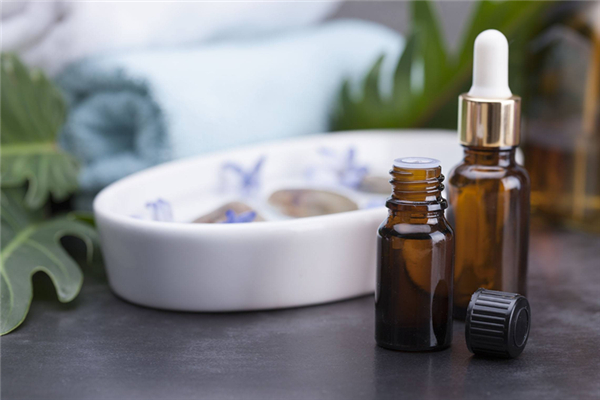 單方精油怎么調(diào)配 單方精油用什么基礎油