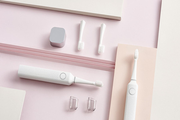 電動(dòng)牙刷充不進(jìn)電什么原因 電動(dòng)牙刷老年人可以用嗎 電動(dòng)牙刷充不進(jìn)電什么原因 電動(dòng)牙刷老年人可以用嗎