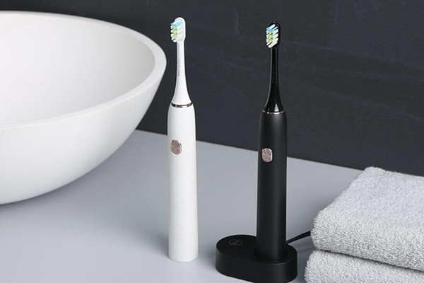 電動牙刷旋轉(zhuǎn)式好還是聲波式好 電動牙刷真的比普通牙刷更有用嗎 電動牙刷旋轉(zhuǎn)式好還是聲波式好 電動牙刷真的比普通牙刷更有用嗎