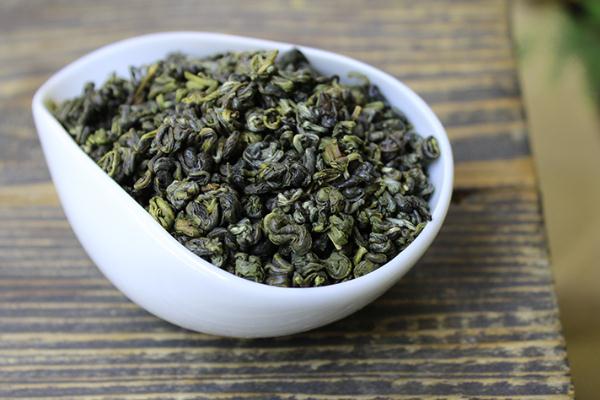 碧螺春要用多少度的水泡 碧螺春要泡幾分鐘 碧螺春要用多少度的水泡 碧螺春要泡幾分鐘