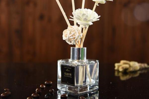 長期吸入香薰精油會怎樣 香薰精油可以帶上飛機嗎 長期吸入香薰精油會怎樣 香薰精油可以帶上飛機嗎