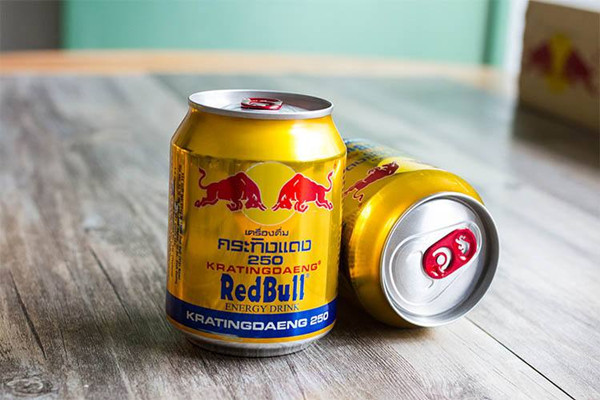 紅牛能和咖啡一起喝么 紅牛能和咖啡一起喝會怎樣 紅牛能和咖啡一起喝么 紅牛能和咖啡一起喝會怎樣