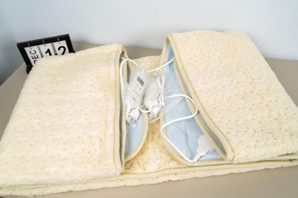 電熱毯開多長(zhǎng)時(shí)間合適 電熱毯有味道正常嗎