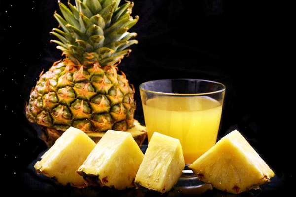 菠蘿是酸性的還是堿性的 菠蘿吃了會(huì)上火嗎 菠蘿是酸性的還是堿性的 菠蘿吃了會(huì)上火嗎