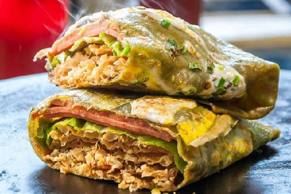 煎餅果子的熱量是多少大卡 煎餅果子適合減肥的人吃嗎 煎餅果子的熱量是多少大卡 煎餅果子適合減肥的人吃嗎