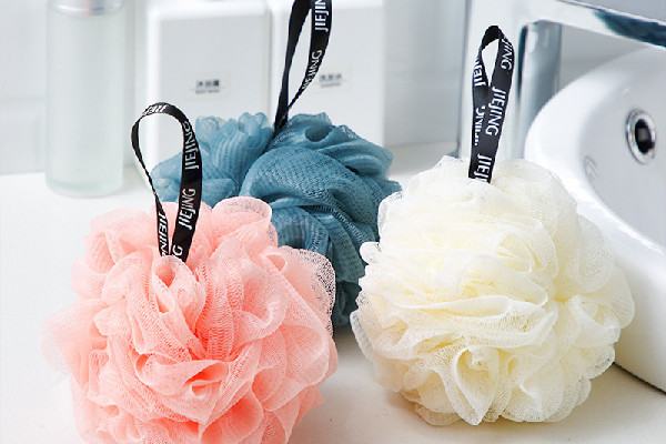 沐浴球的捆扎方法 沐浴球?yàn)槭裁茨艽虺雠菽?><p>沐浴球的捆扎方法 沐浴球?yàn)槭裁茨艽虺雠菽?/p> </a></li>
                           <li><a href=