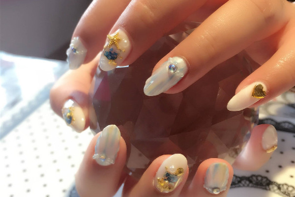 光療膠是干嘛用的 光療膠可以粘甲片嗎 光療膠是干嘛用的 光療膠可以粘甲片嗎