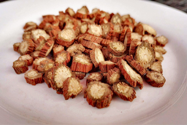 丹參能泡水喝嗎 丹參泡水喝起什么作用 丹參能泡水喝嗎 丹參泡水喝起什么作用