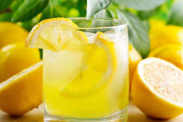 檸檬茶泡久了變苦能喝嗎 檸檬茶泡多久能喝 檸檬茶泡久了變苦能喝嗎 檸檬茶泡多久能喝