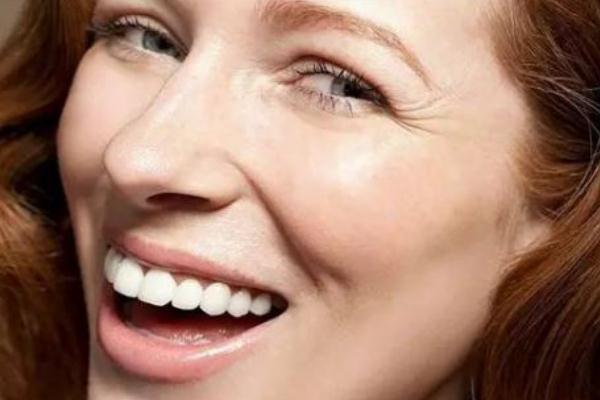 魚尾紋是什么樣子 魚尾紋是桃花紋嗎 魚尾紋是什么樣子 魚尾紋是桃花紋嗎