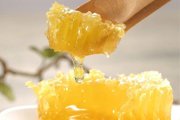 蜂蜜買結(jié)晶的好還是液態(tài)的好 買蜂蜜怎么挑選