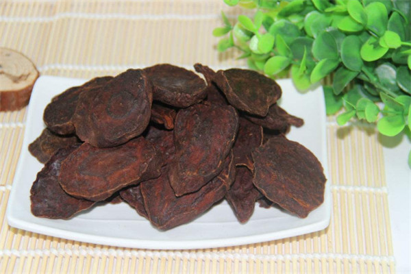 何首烏能不能泡酒喝 何首烏泡酒喝的作用 何首烏能不能泡酒喝 何首烏泡酒喝的作用