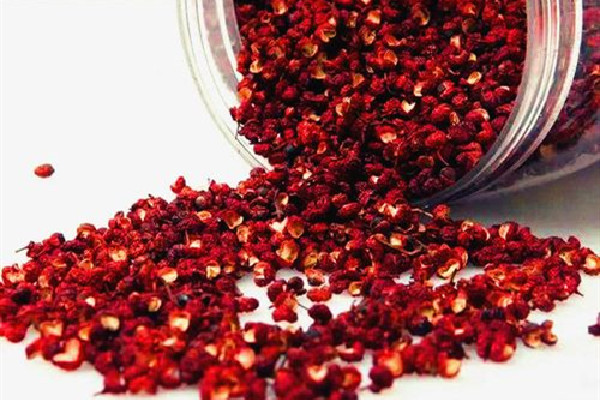 大紅袍花椒和四川花椒的區(qū)別 大紅袍花椒可以泡水喝嗎