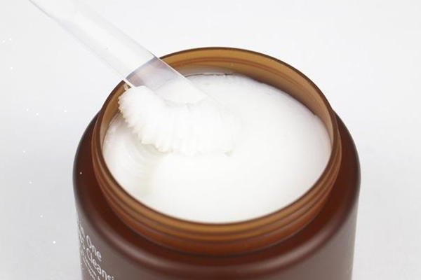 卸妝膏是卸妝油嗎 卸妝膏和卸妝油的區(qū)別是什么 卸妝膏是卸妝油嗎 卸妝膏和卸妝油的區(qū)別是什么