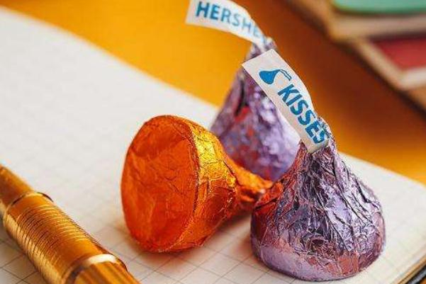 好時(shí)巧克力可以放多久 好時(shí)巧克力可以融化成液體嗎 好時(shí)巧克力可以放多久 好時(shí)巧克力可以融化成液體嗎