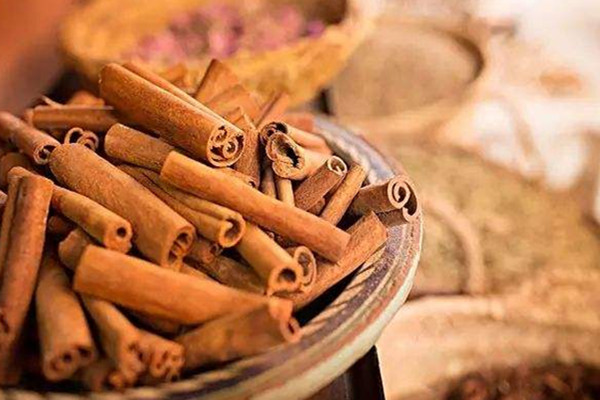 桂皮可以泡酒嗎 桂皮泡酒有什么用 桂皮可以泡酒嗎 桂皮泡酒有什么用