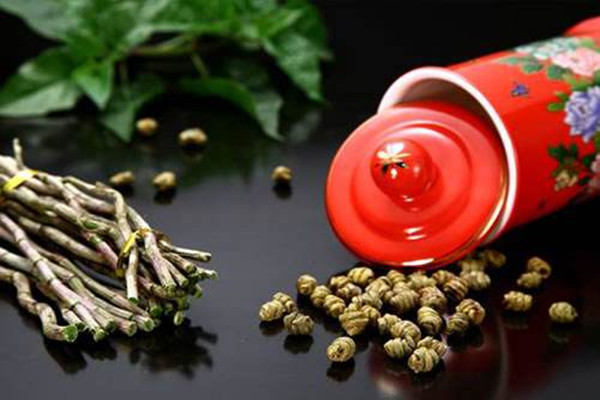 石斛泡水什么時(shí)候喝最好 石斛泡水能空腹喝嗎 石斛泡水什么時(shí)候喝最好 石斛泡水能空腹喝嗎