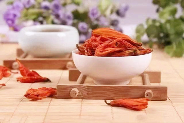 百合花茶可以降火嗎 百合花茶可以天天喝嗎 百合花茶可以降火嗎 百合花茶可以天天喝嗎