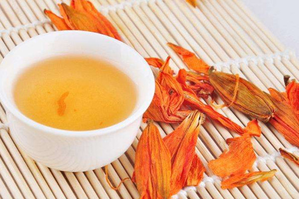 百合花茶能空腹喝嗎 百合花茶可以防癌嗎