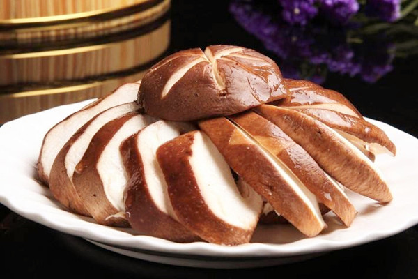 香菇減肥期間可以吃嗎 香菇有減肥的功效嗎 香菇減肥期間可以吃嗎 香菇有減肥的功效嗎