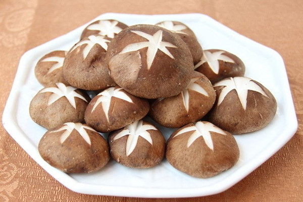 香菇會(huì)不會(huì)上火 香菇會(huì)不會(huì)過敏 香菇會(huì)不會(huì)上火 香菇會(huì)不會(huì)過敏