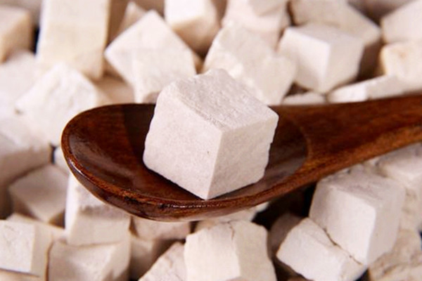 茯苓的適宜人群 茯苓哪些人不宜服用 茯苓的適宜人群 茯苓哪些人不宜服用