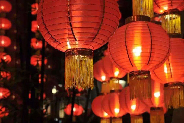 小年要回家團(tuán)聚嗎 小年回家買(mǎi)什么