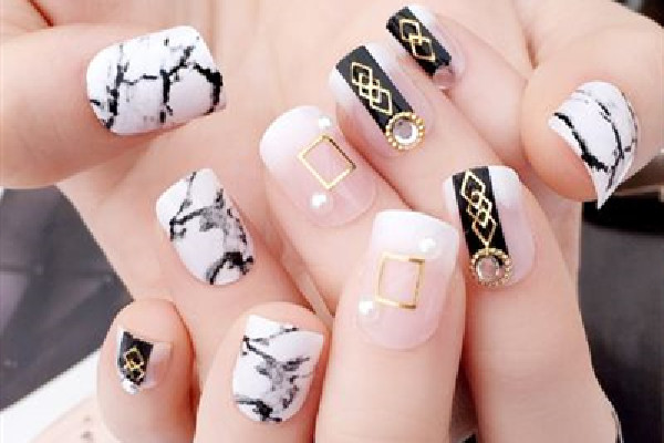 穿戴甲怎么量尺寸 穿戴甲貼上為什么來回動 穿戴甲怎么量尺寸 穿戴甲貼上為什么來回動