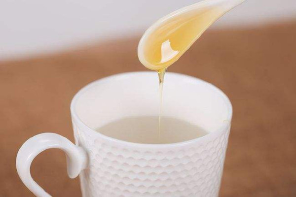 蜂蜜是不是養(yǎng)胃的 蜂蜜對(duì)胃有什么好處 蜂蜜是不是養(yǎng)胃的 蜂蜜對(duì)胃有什么好處