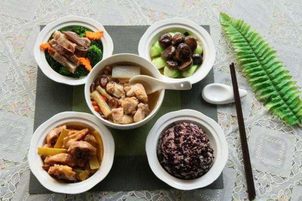 月子餐會(huì)吃胖嗎 坐月子吃面條容易長(zhǎng)胖嗎 月子餐會(huì)吃胖嗎 坐月子吃面條容易長(zhǎng)胖嗎