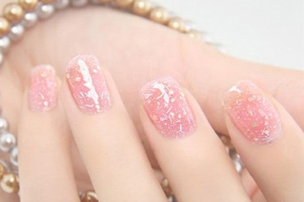 指甲油有沒(méi)有毒 指甲油對(duì)身體有什么傷害 指甲油有沒(méi)有毒 指甲油對(duì)身體有什么傷害