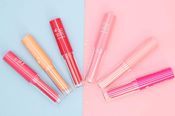 潤唇膏可以睡前涂嗎 潤唇膏涂著睡覺好嗎 潤唇膏可以睡前涂嗎 潤唇膏涂著睡覺好嗎