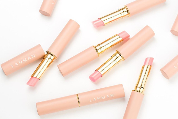 潤唇膏是否要卸妝 潤唇膏可以用來卸妝嗎 潤唇膏是否要卸妝 潤唇膏可以用來卸妝嗎