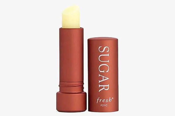 潤(rùn)唇膏孕婦能不能用 潤(rùn)唇膏能用做眼霜嗎 潤(rùn)唇膏孕婦能不能用 潤(rùn)唇膏能用做眼霜嗎