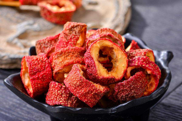 山楂買大的好還是小的好 山楂怎么挑選好的 山楂買大的好還是小的好 山楂怎么挑選好的