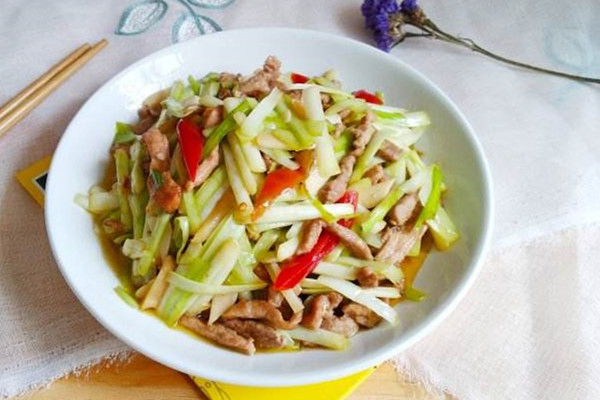 韭黃會(huì)引起腸胃不適嗎 韭黃會(huì)脹氣嗎 韭黃會(huì)引起腸胃不適嗎 韭黃會(huì)脹氣嗎